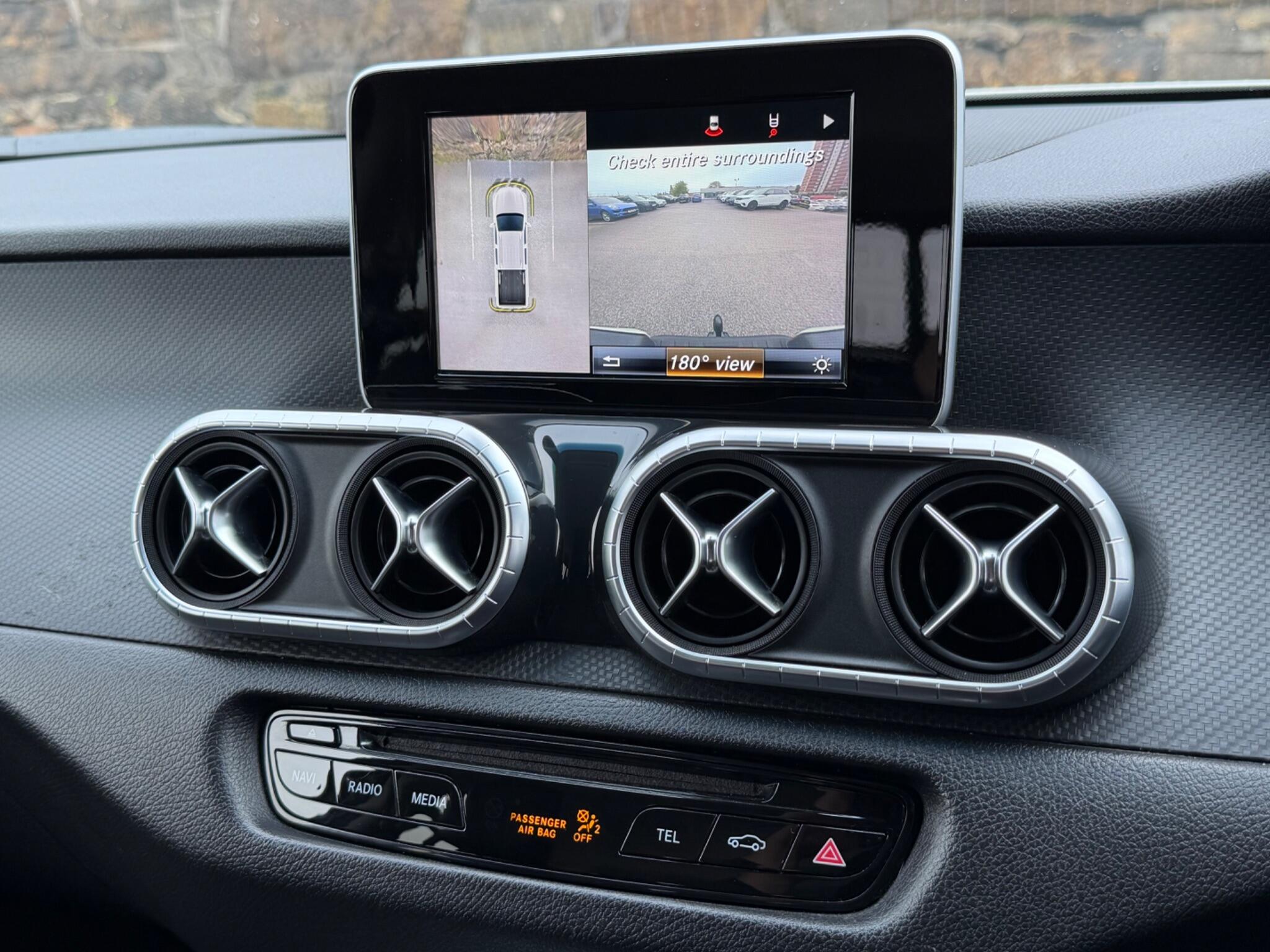 Mercedes-Benz X-Class view 36
