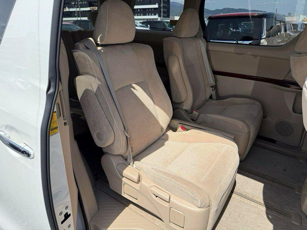 Toyota Alphard view 16