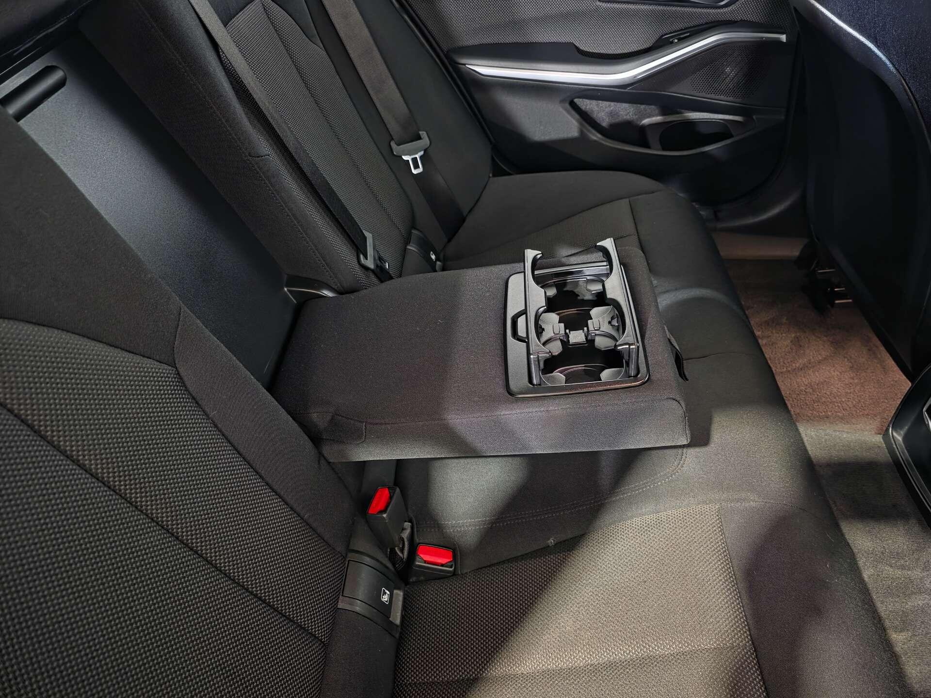 BMW 3 Series view 67