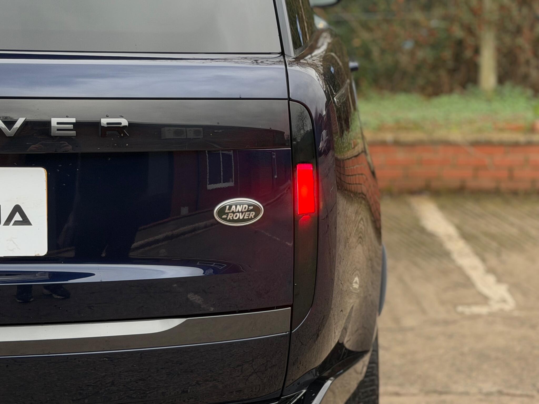 Land Rover Range Rover view 16