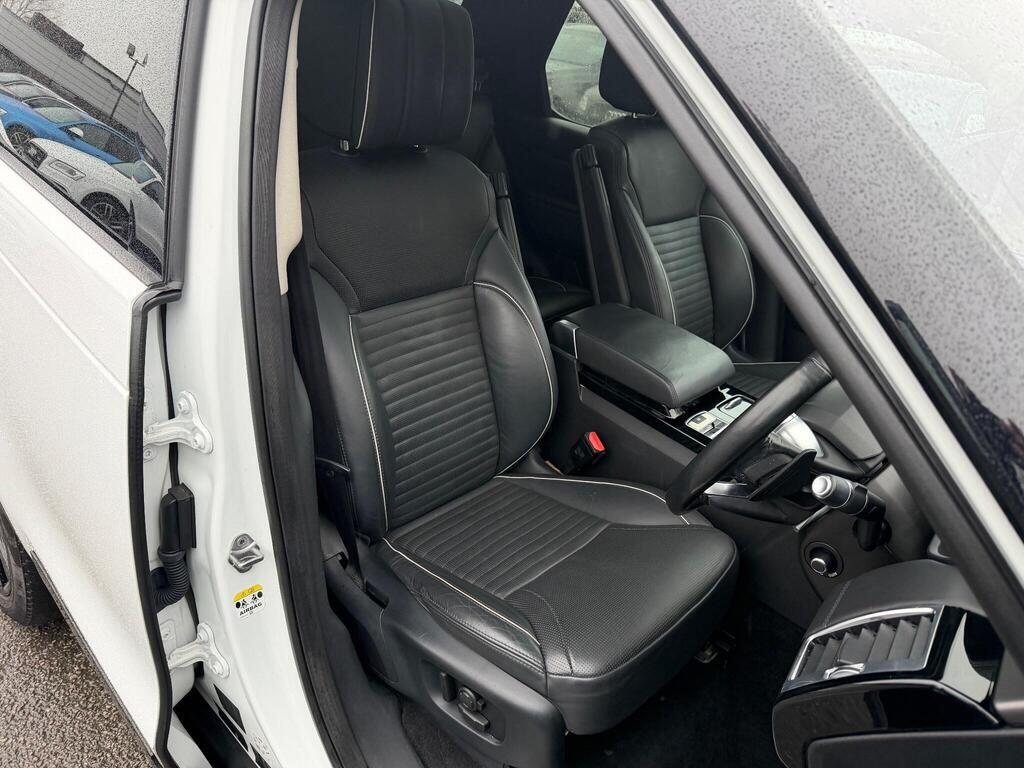 Land Rover Discovery view 18