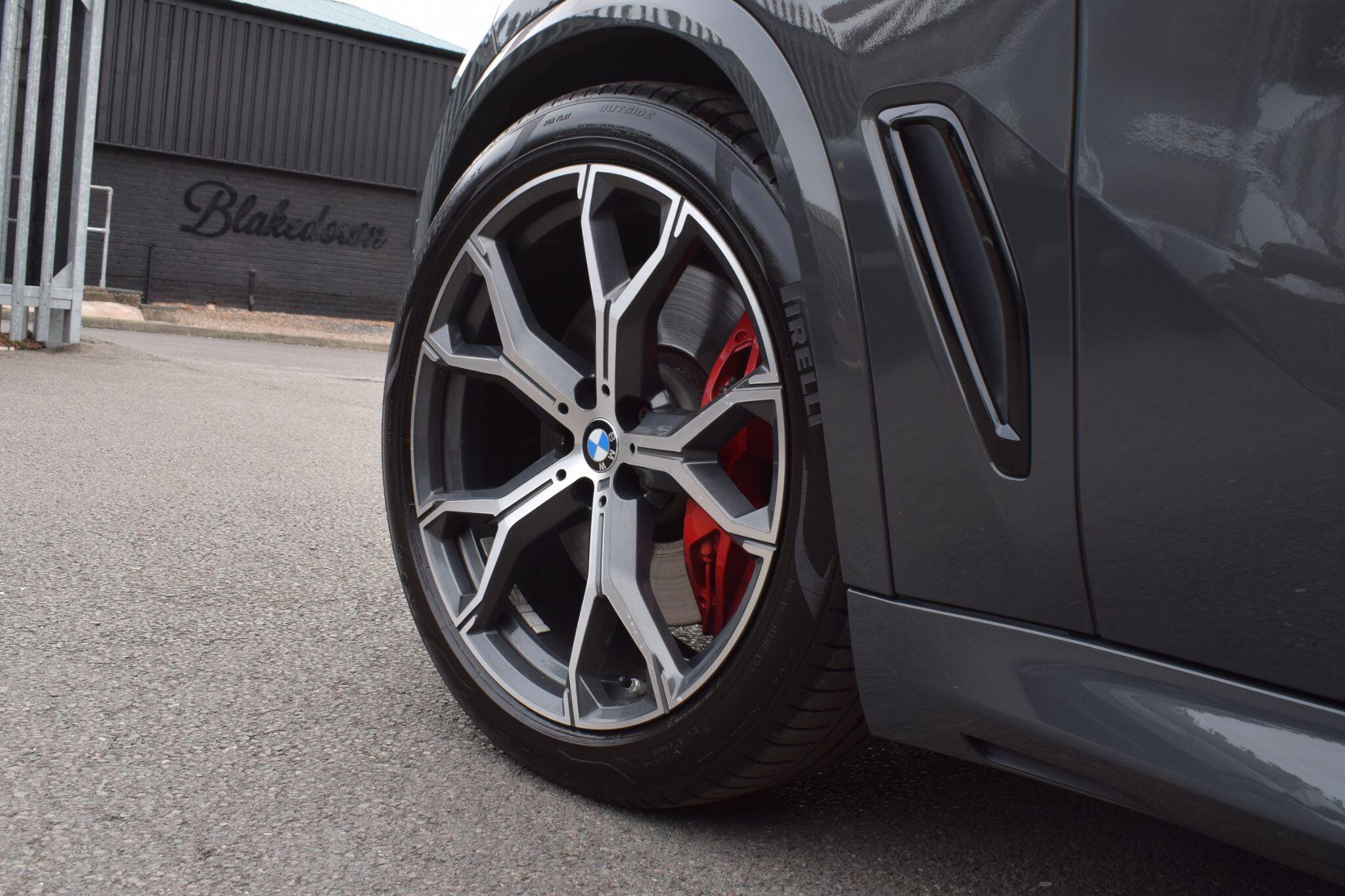 BMW X5 view 37