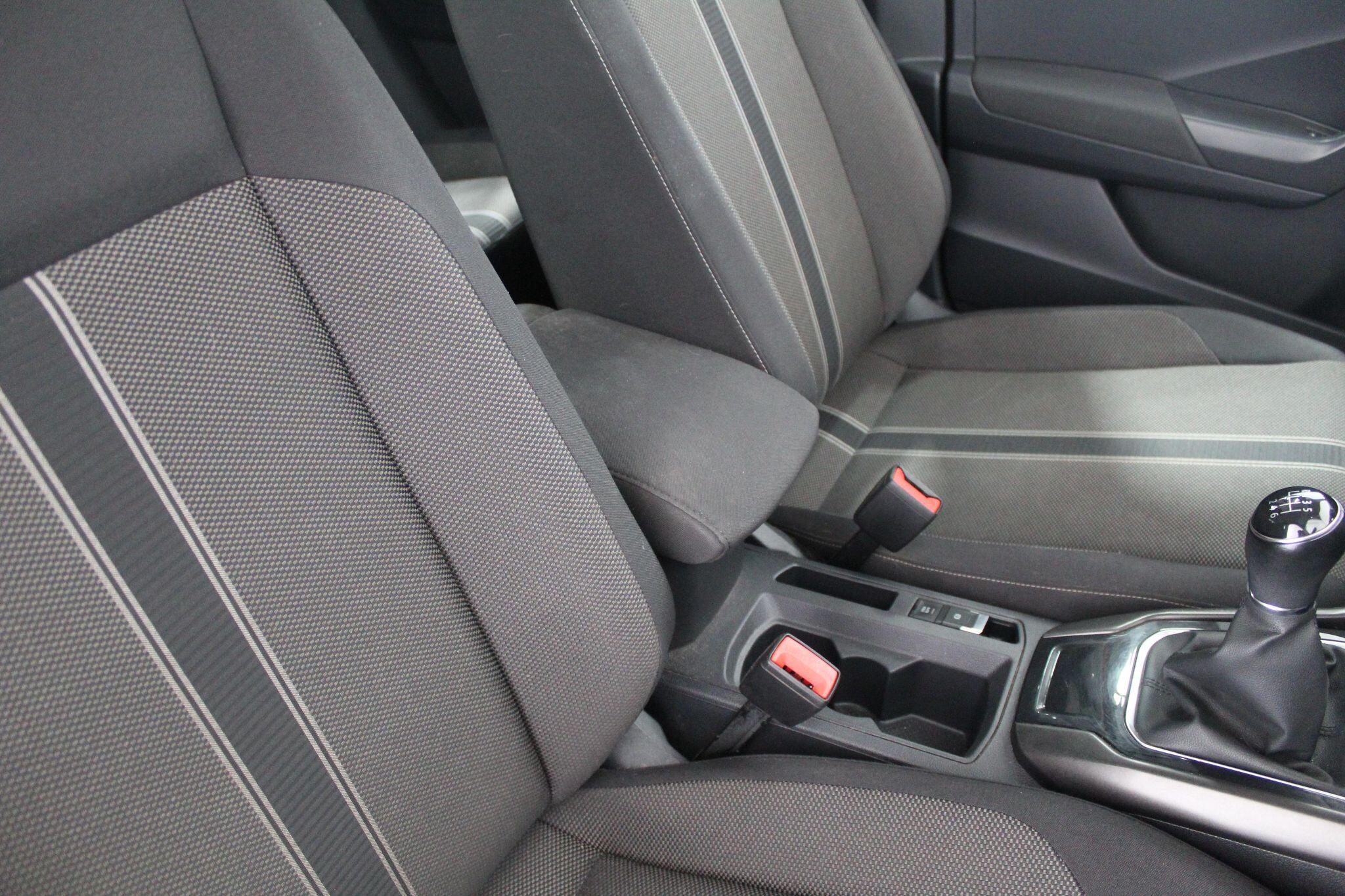 Volkswagen T-Roc view 40