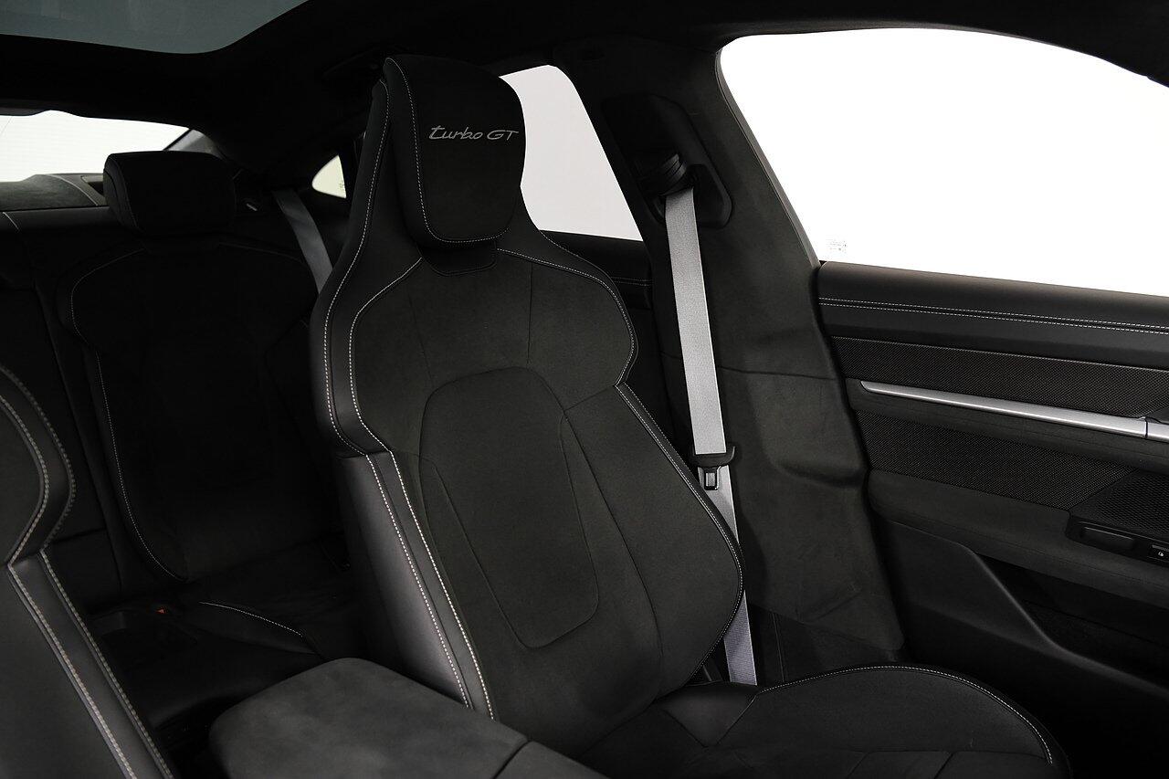 Porsche Taycan view 12
