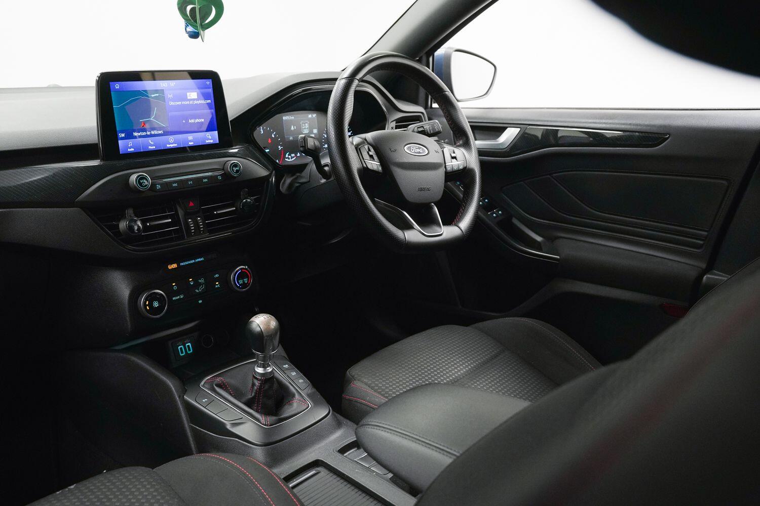 Ford Focus view 18