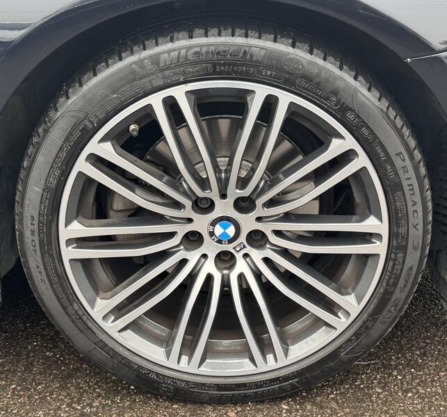 2017 BMW 5 Series image 25