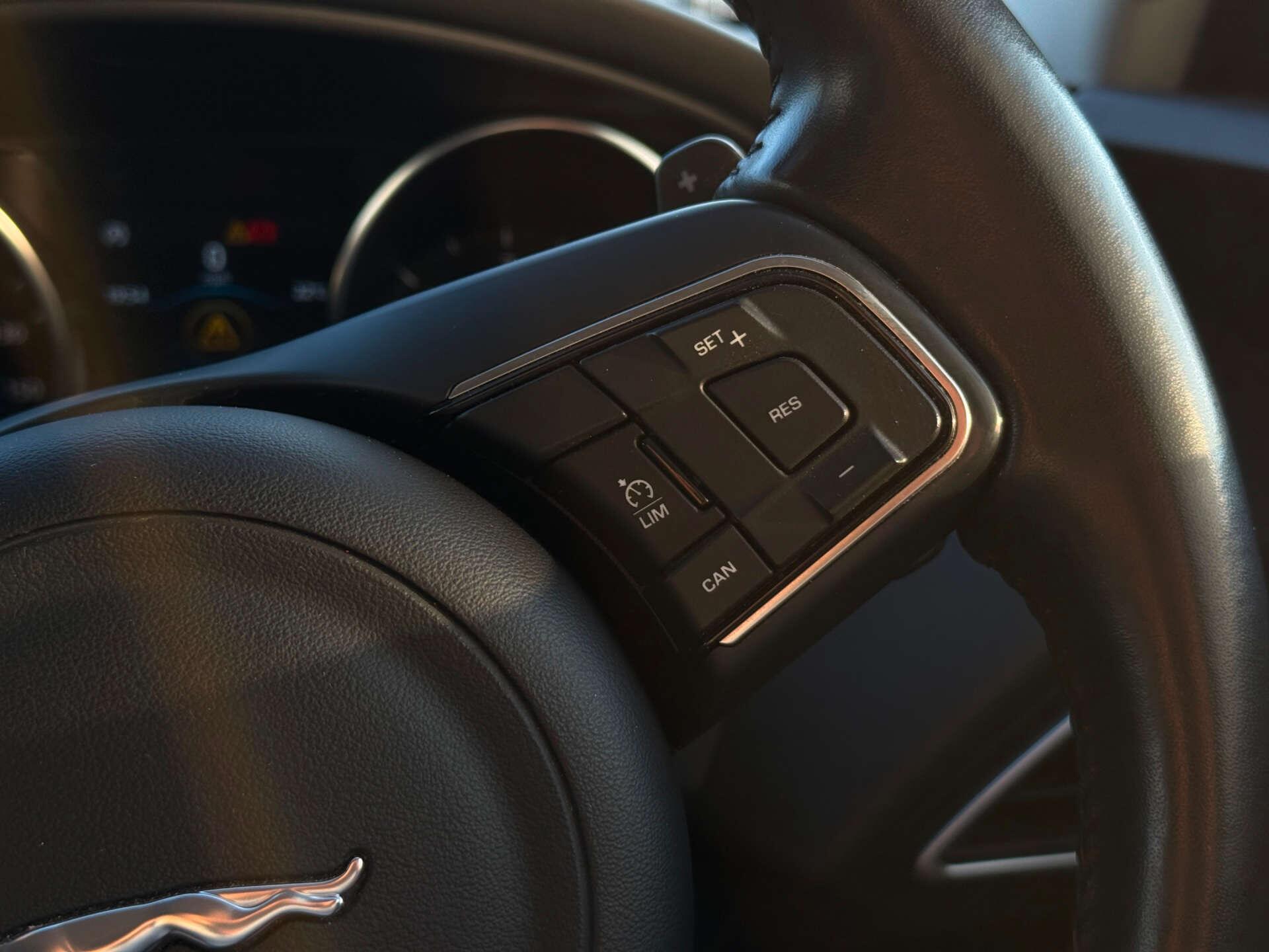 Jaguar Xe view 50