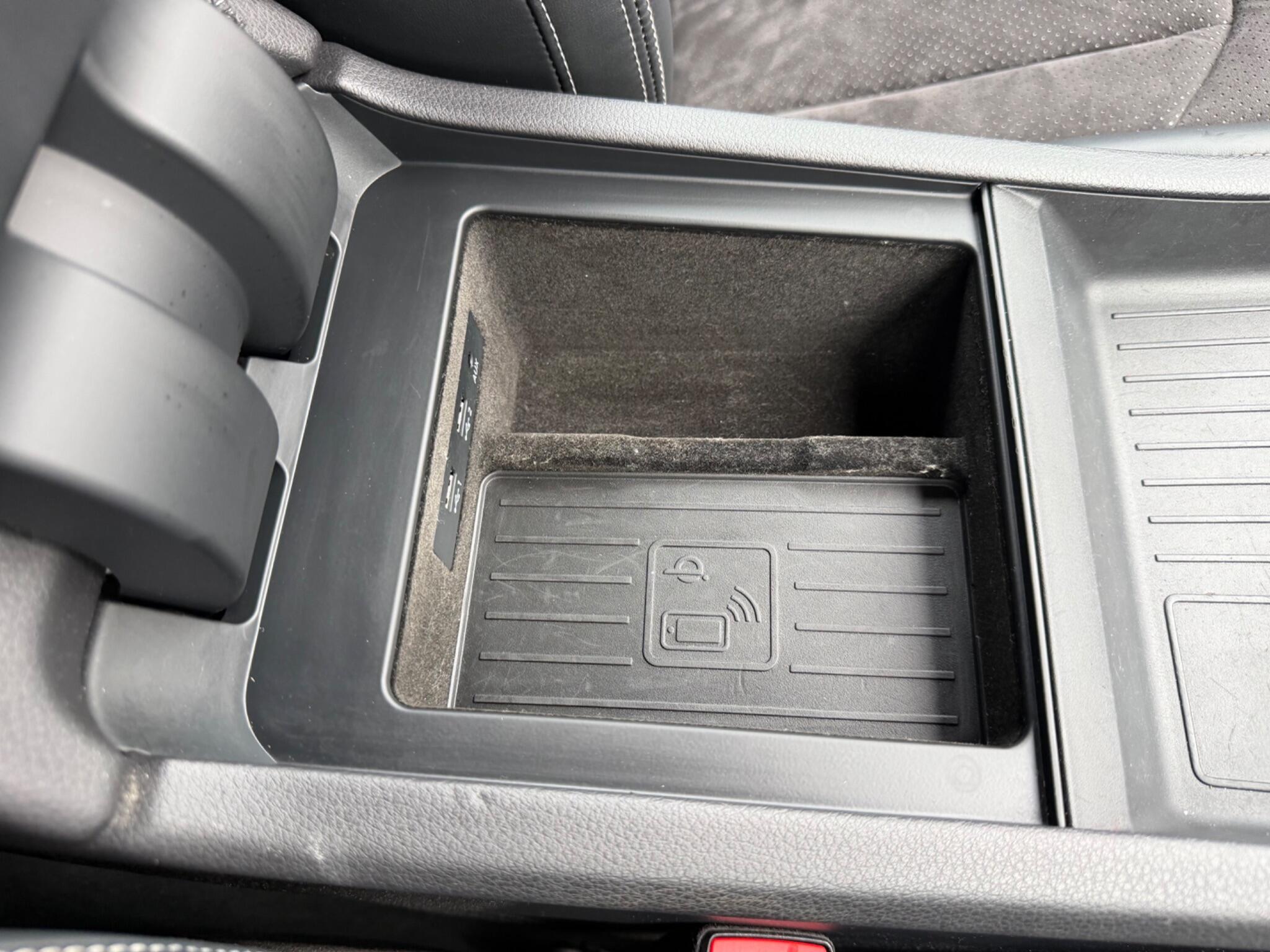 Audi Q7 view 45