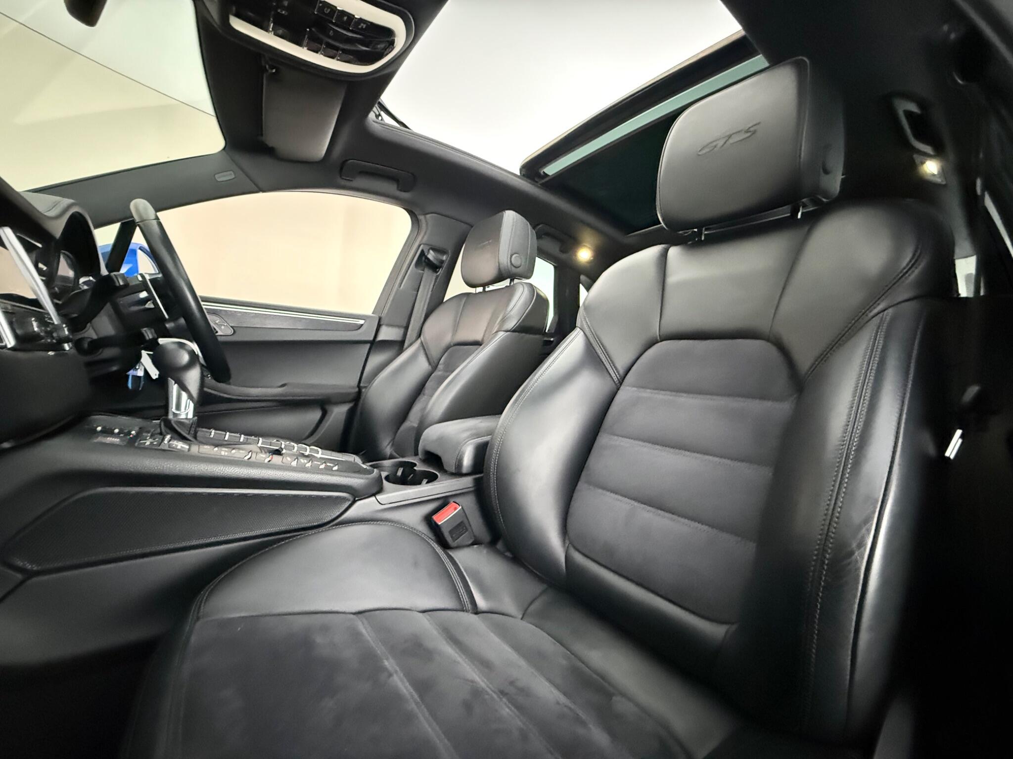 Porsche Macan view 52