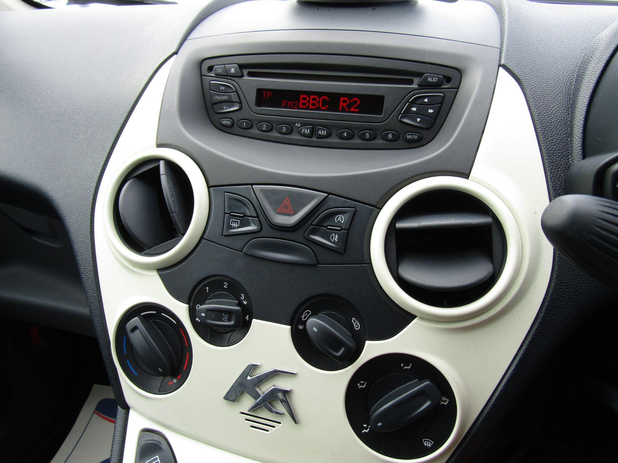 Ford Edge view 22