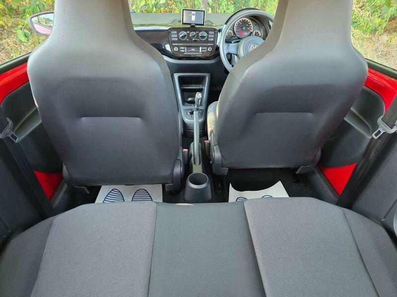 Volkswagen Up! view 31
