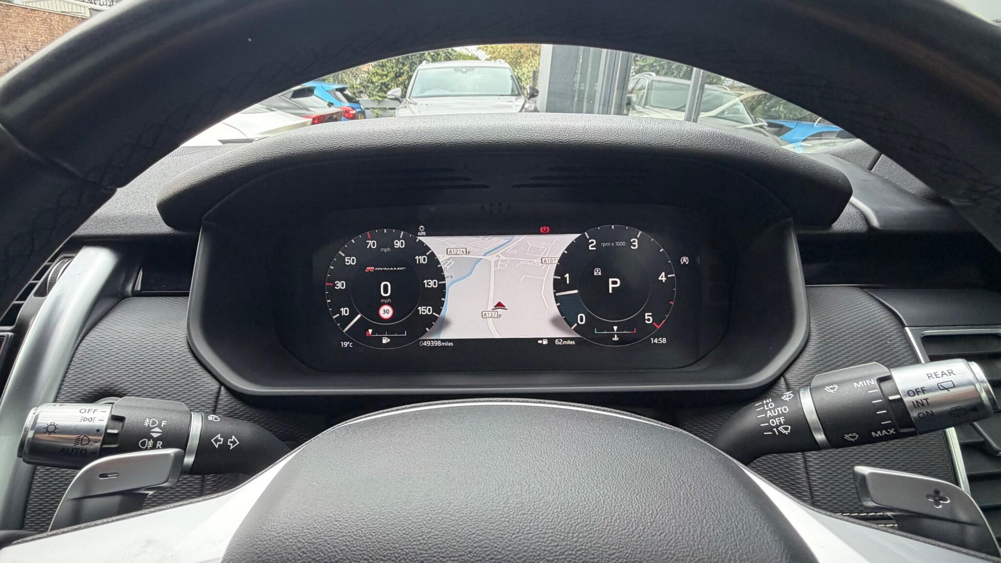Land Rover Discovery view 28