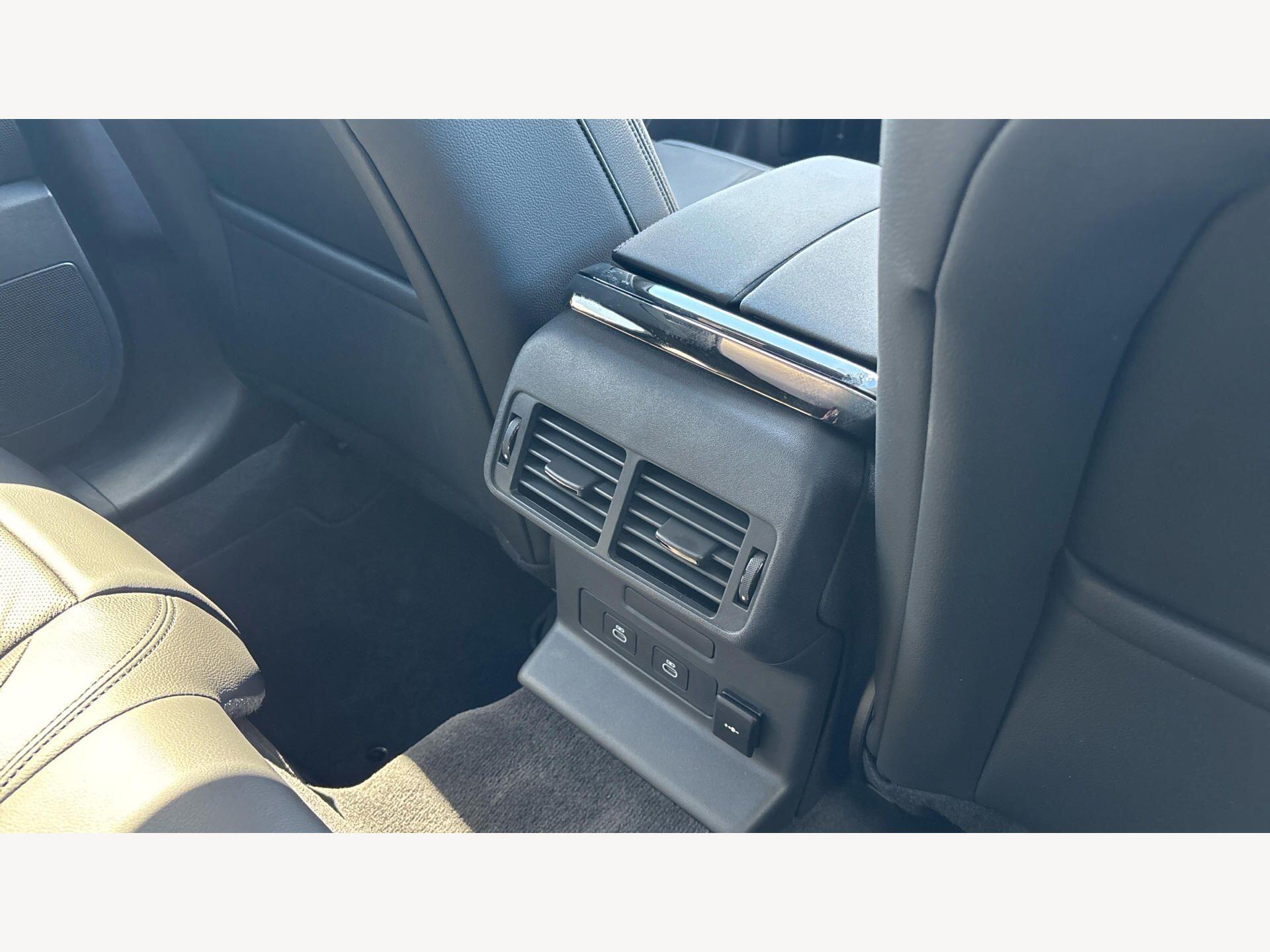 Land Rover Range Rover Velar view 22