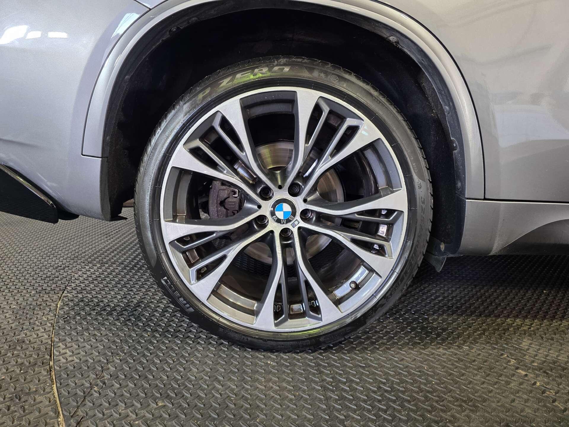 BMW X5 view 64