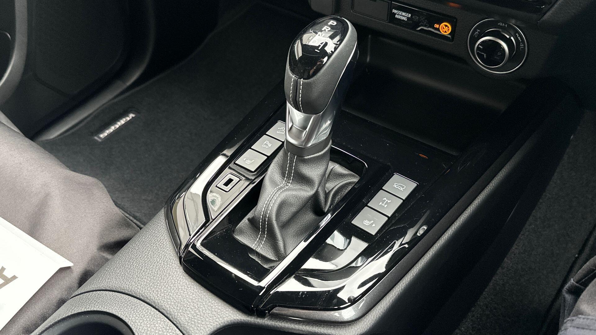 Isuzu D-Max view 13