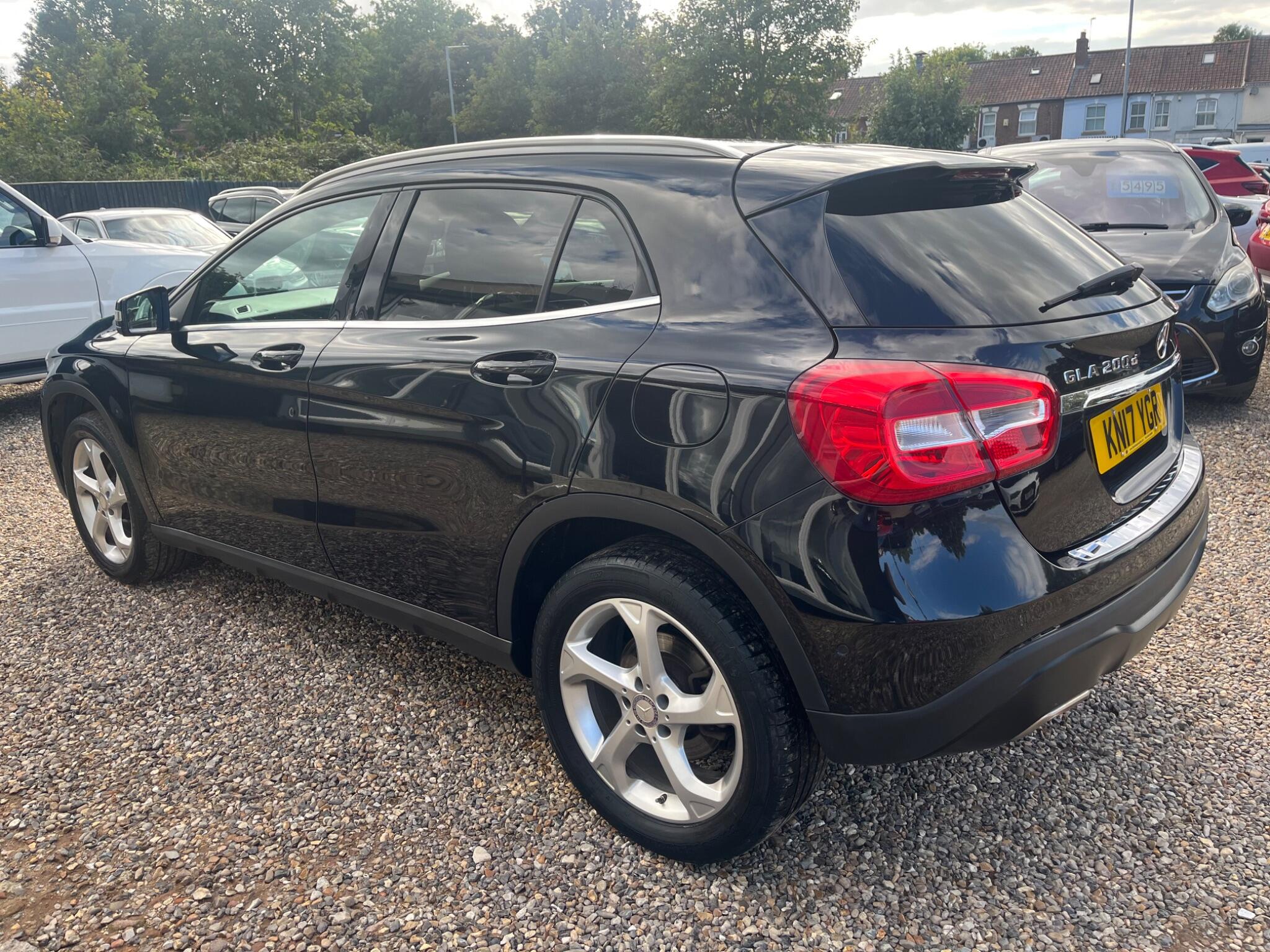 Mercedes-Benz GLA view 7