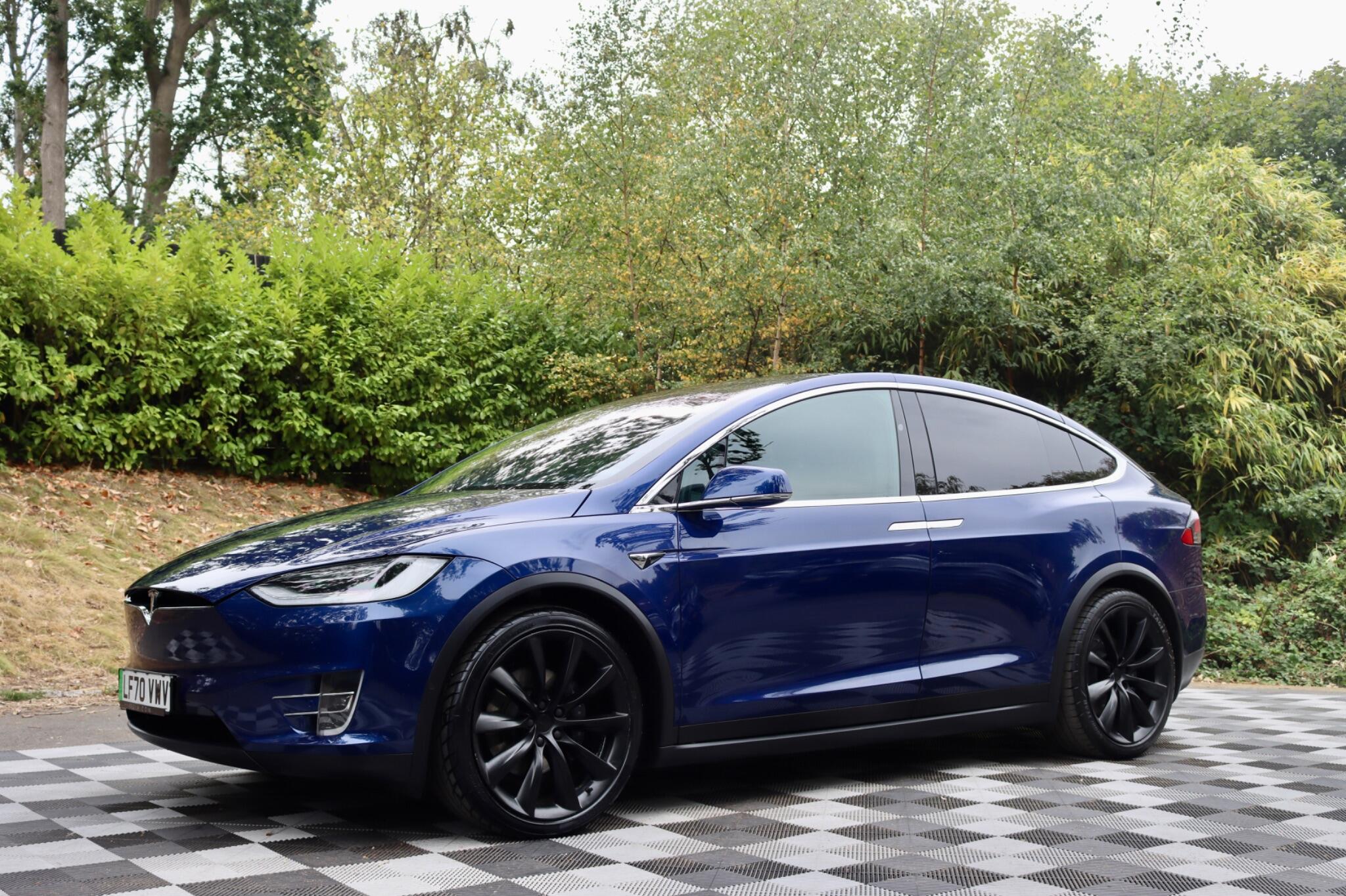 Tesla Model X view 17