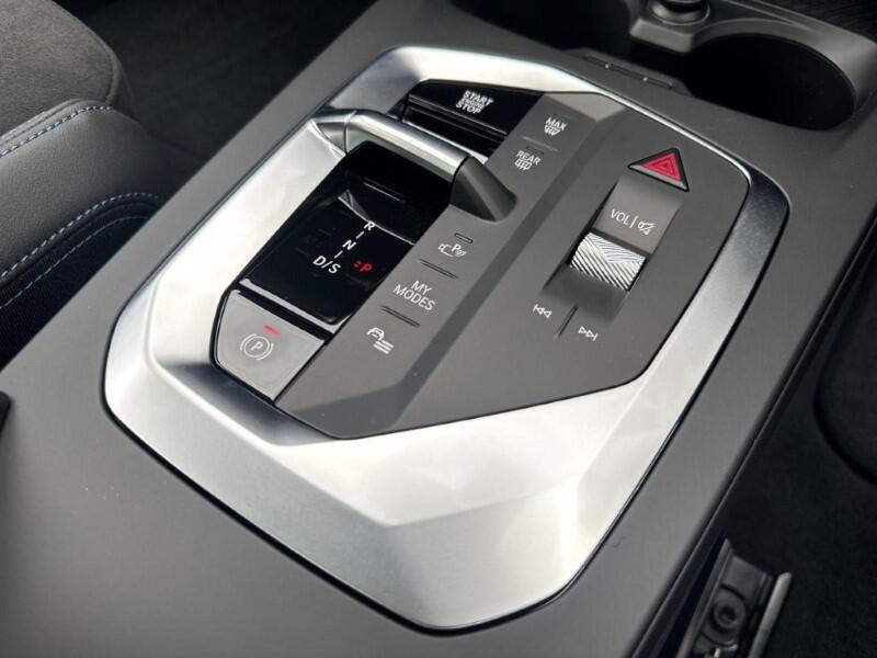 BMW 1 Series view 10
