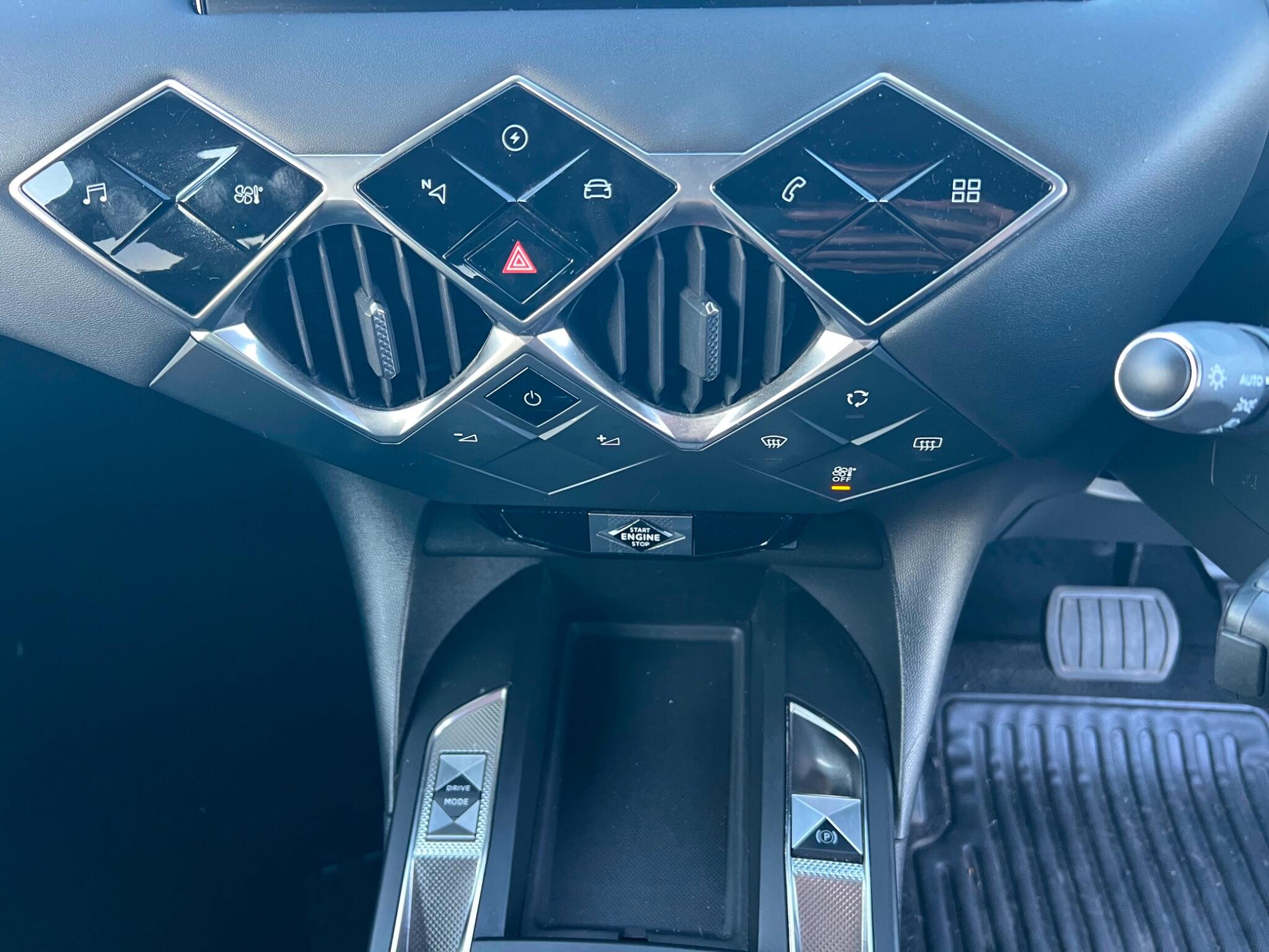 DS Automobiles DS 3 Crossback view 15