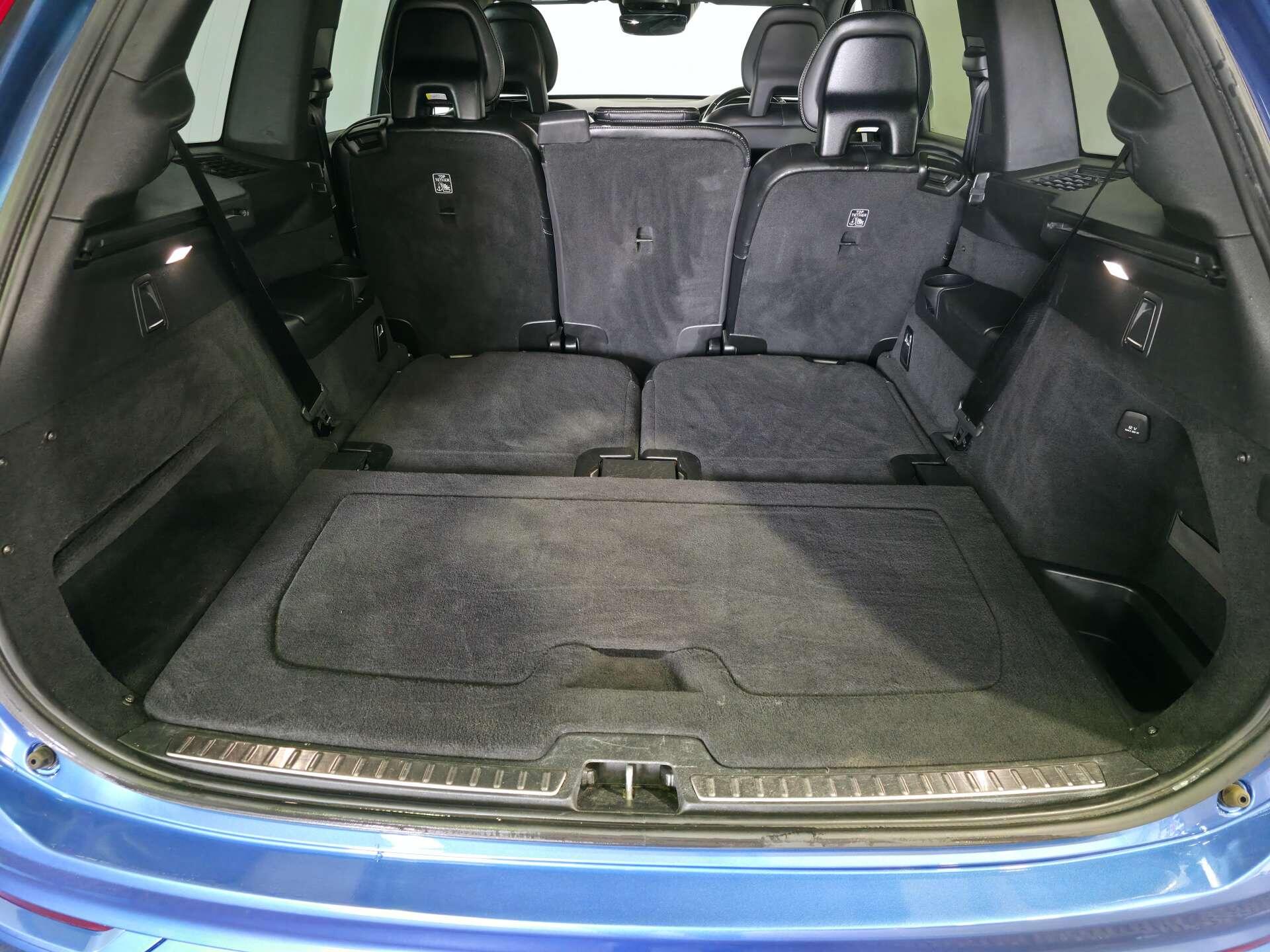 Volvo XC90 view 23