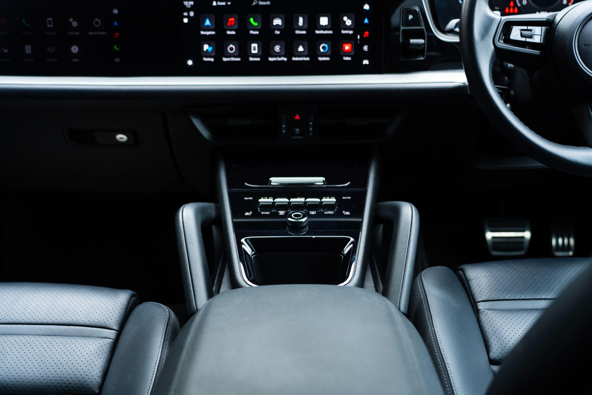 Porsche Cayenne view 21