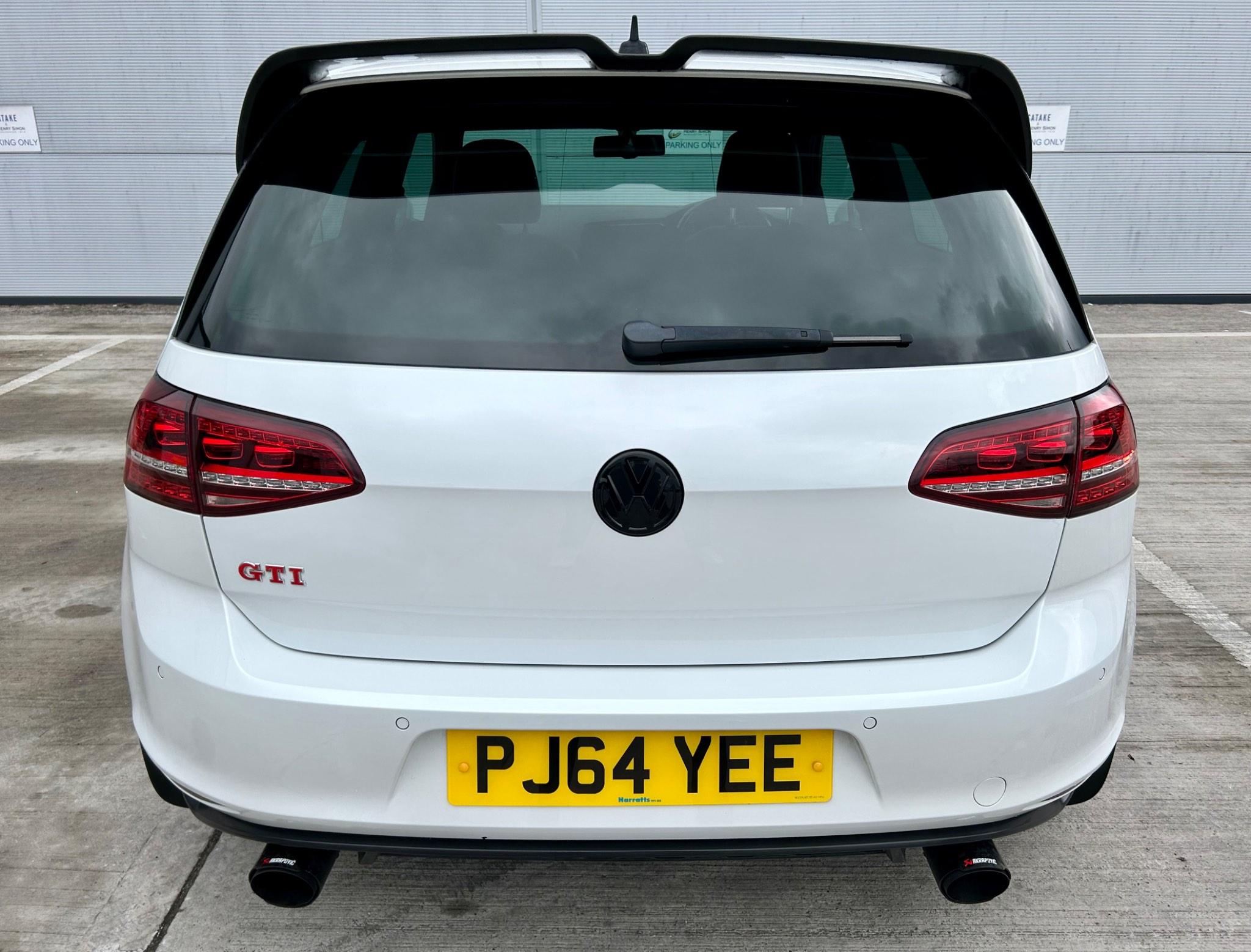 Volkswagen Golf view 4