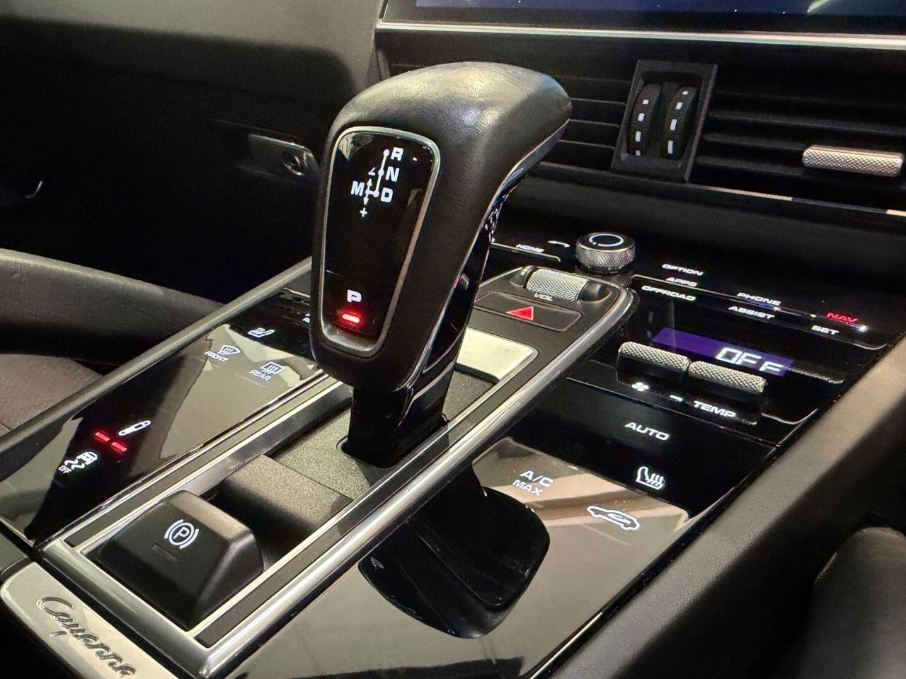 Porsche Cayenne view 31