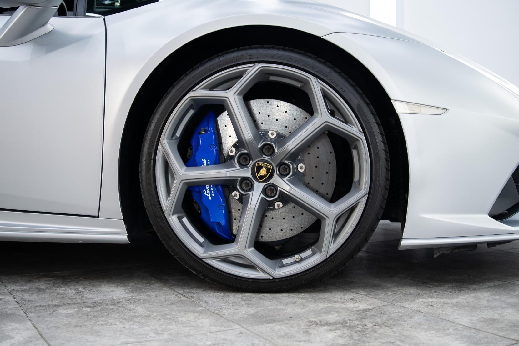 Lamborghini Huracan view 5