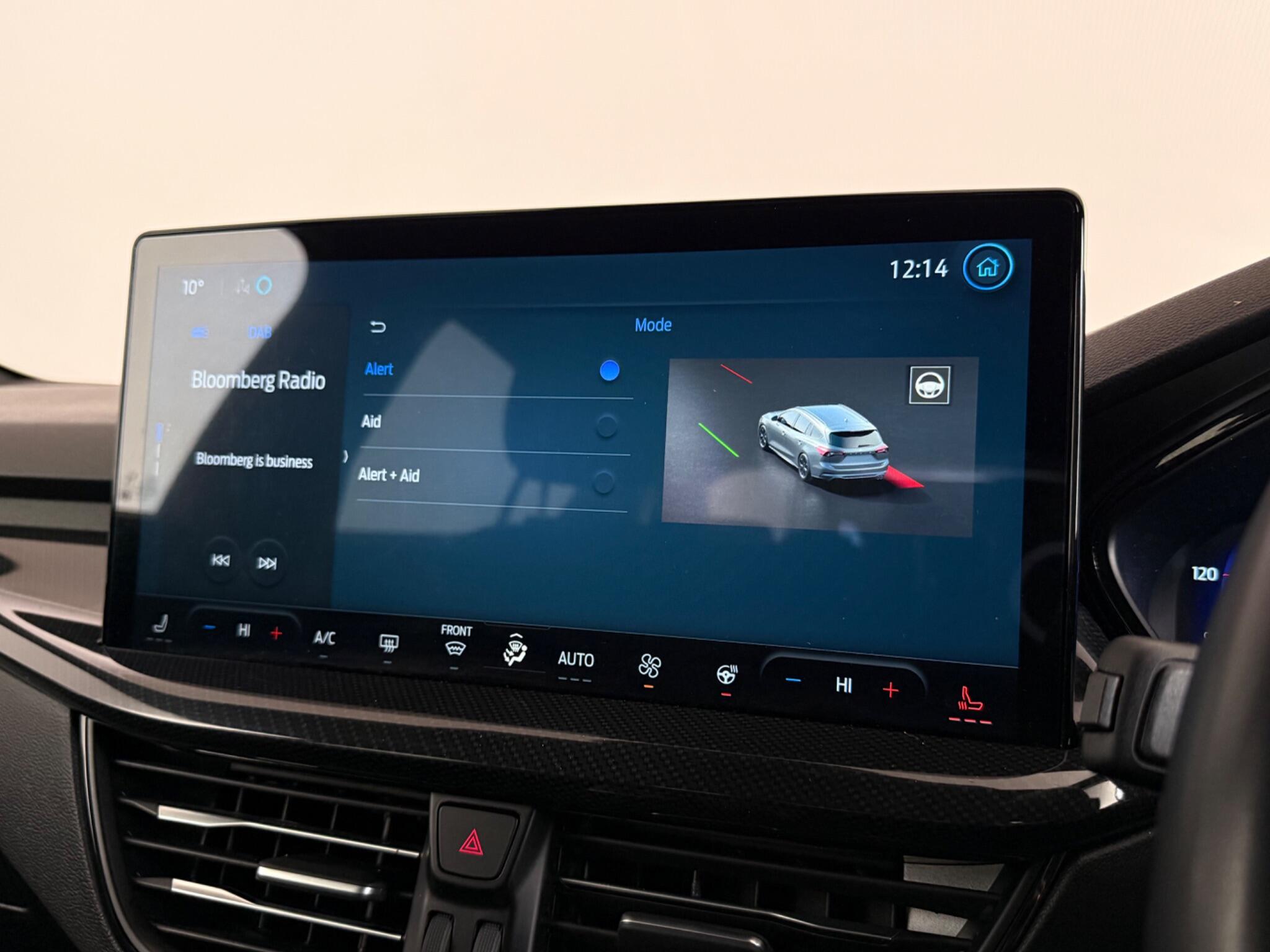 Ford Focus view 32