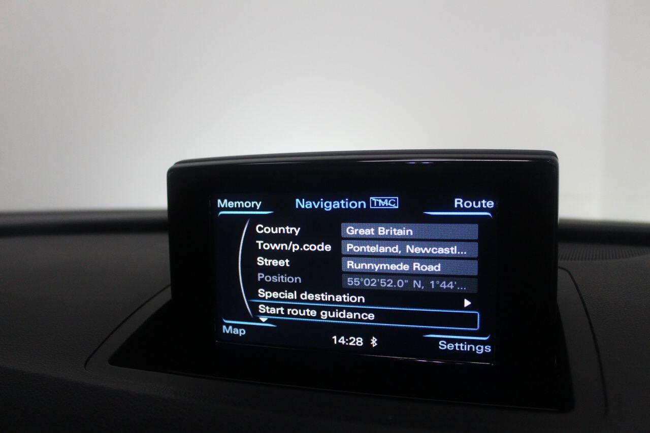 Audi Q3 view 39