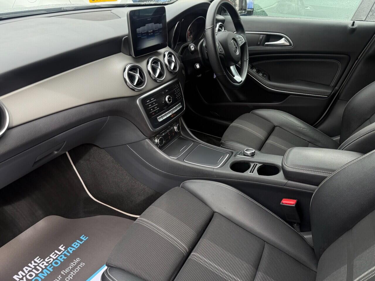 Mercedes-Benz Gla view 17