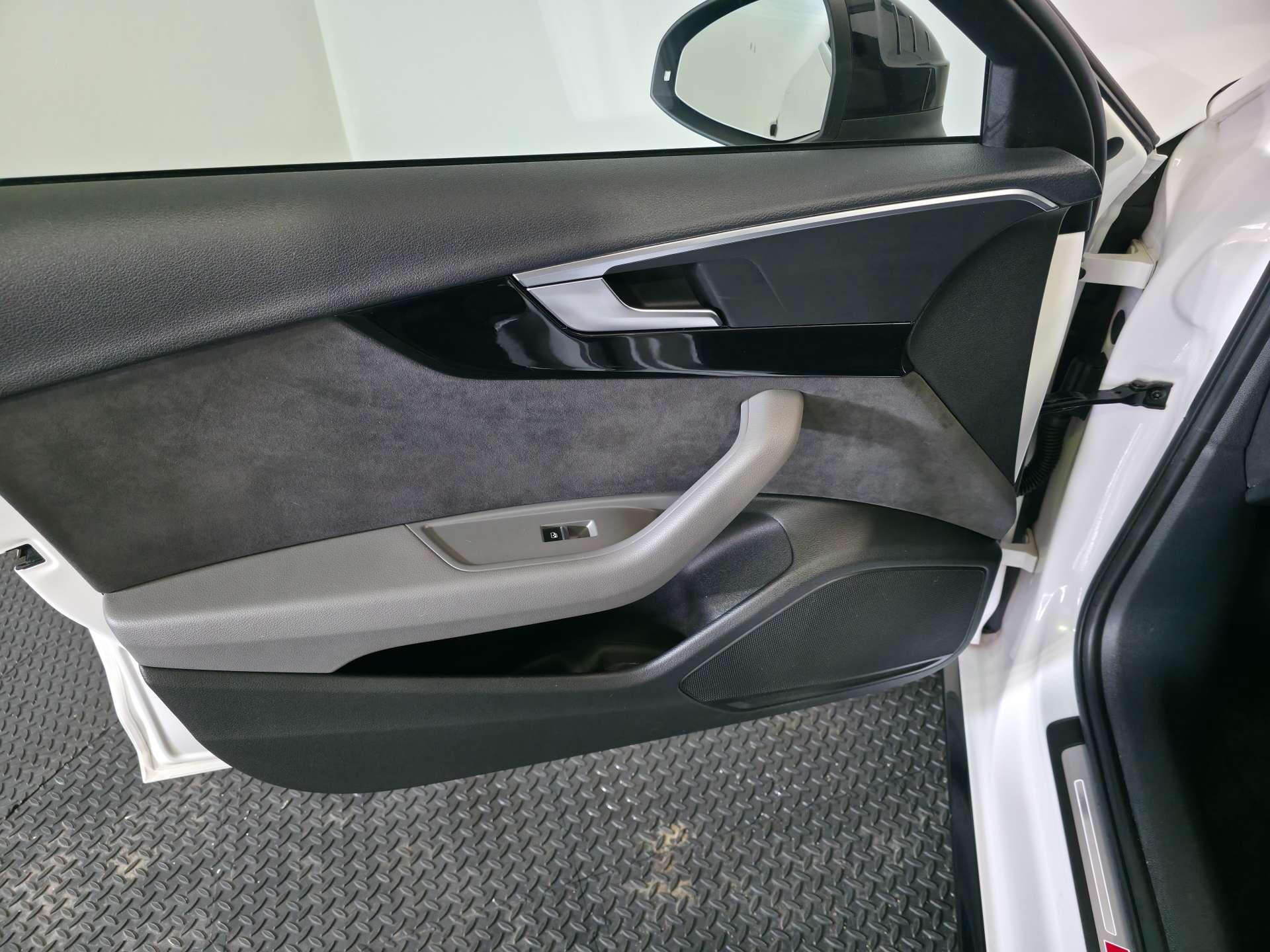 Audi A4 view 55