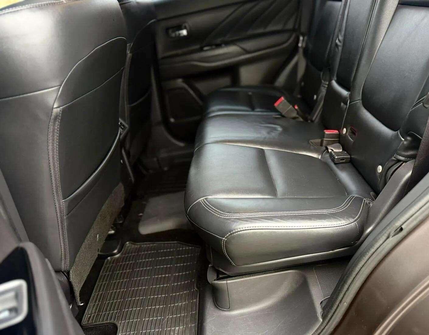 Mitsubishi Outlander view 38