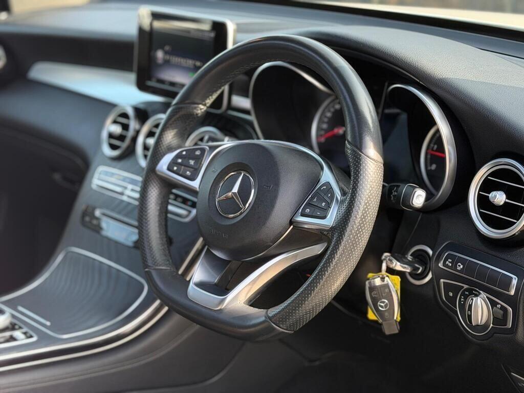 Mercedes-Benz GLC view 14
