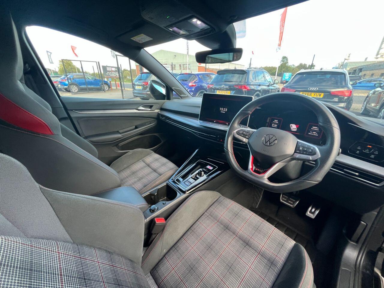 Volkswagen Golf view 11