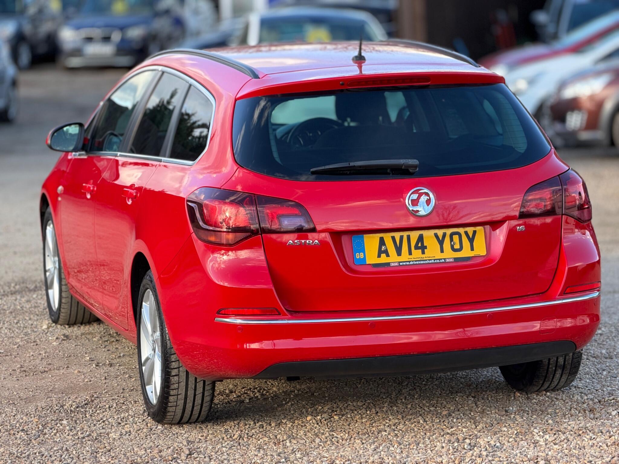 2014 Vauxhall Astra 1.6 16V SRi Sports Tourer Euro 5 5dr image 11