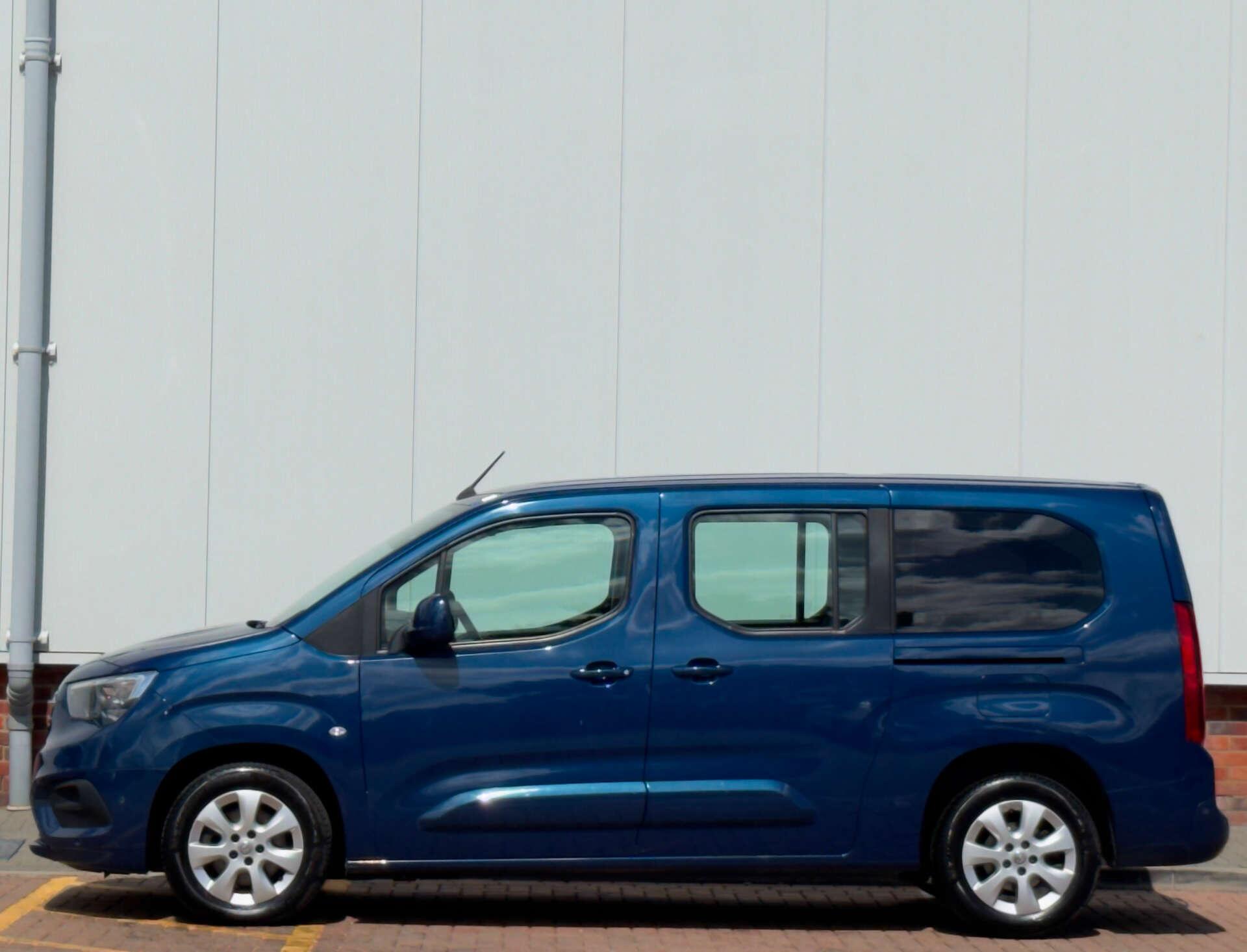 Vauxhall Combo Life view 10