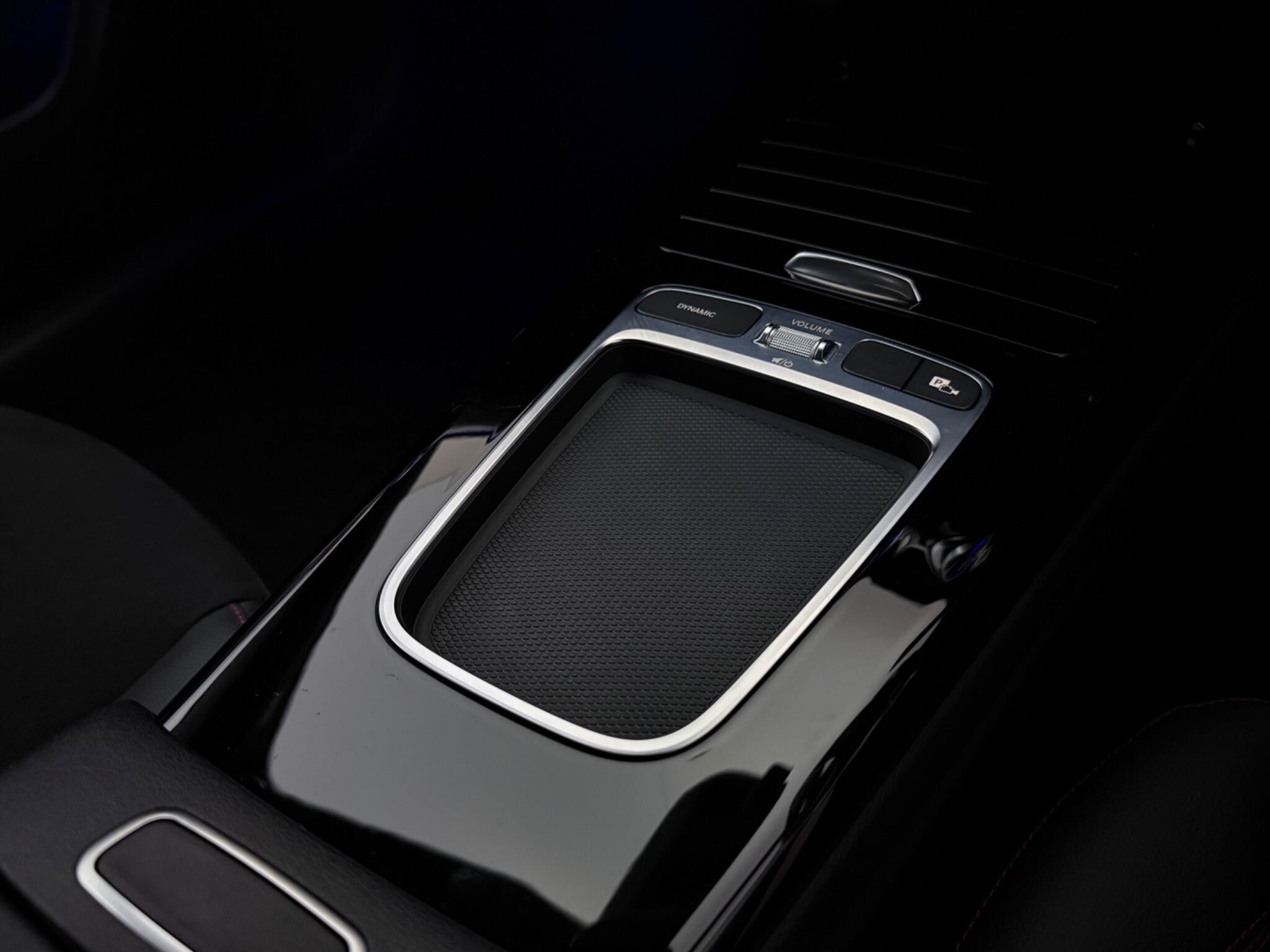 Mercedes-Benz Cla view 24
