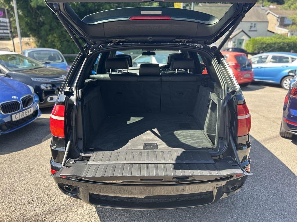 BMW X5 view 13