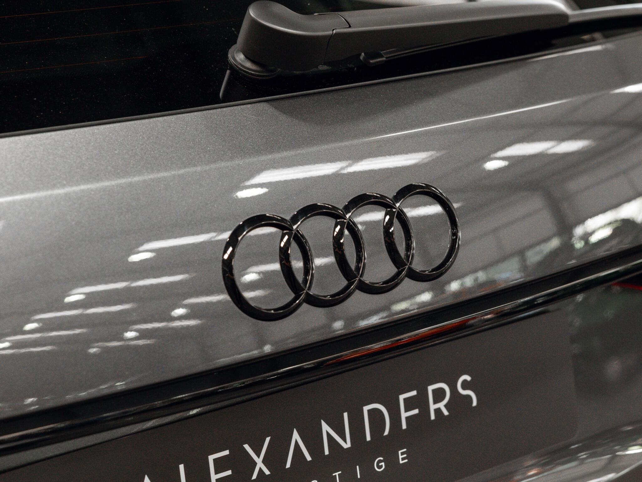 Audi RS6 Avant view 21