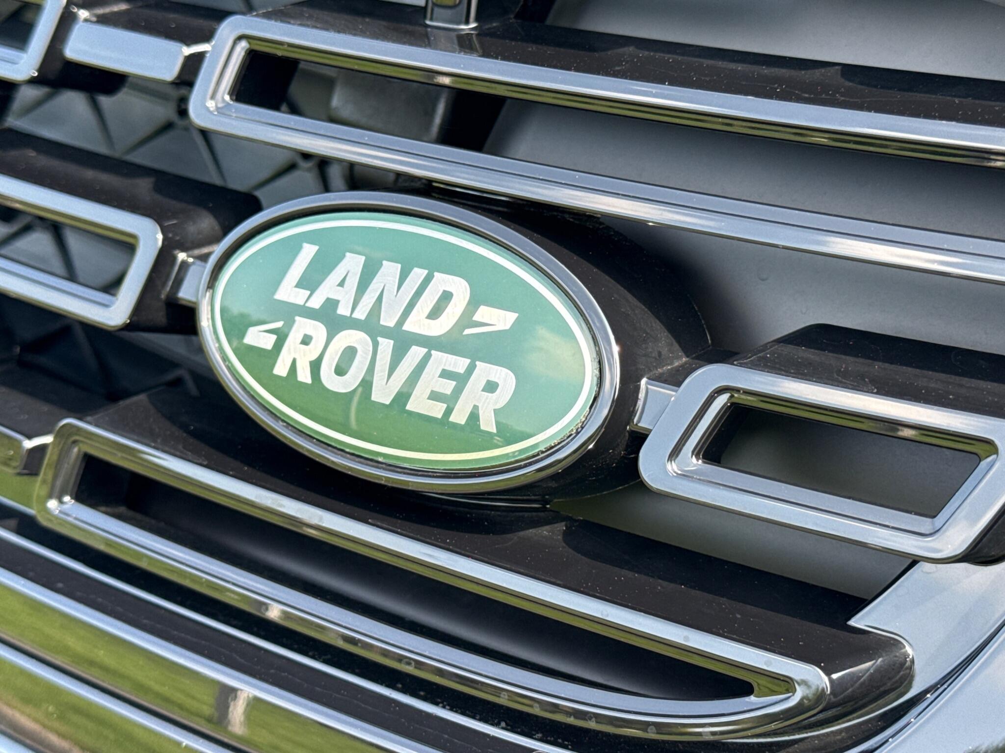 Land Rover Range Rover Velar view 16