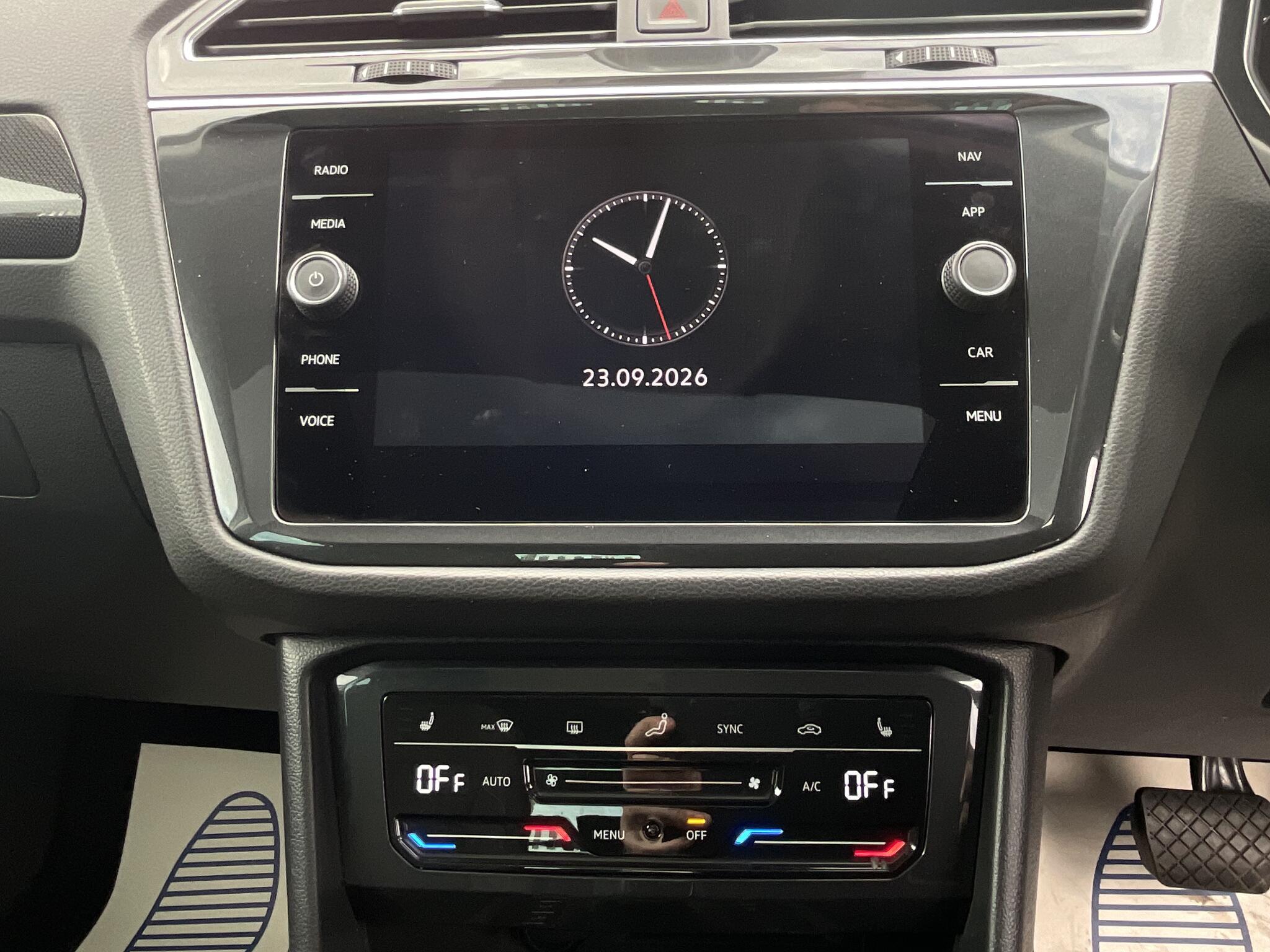 Volkswagen Tiguan view 24