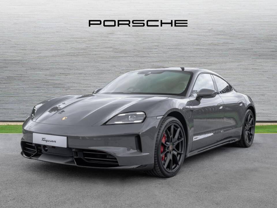 Porsche Taycan view 39