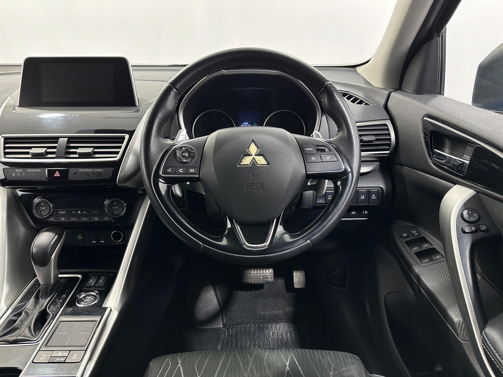 Mitsubishi Eclipse Cross view 13
