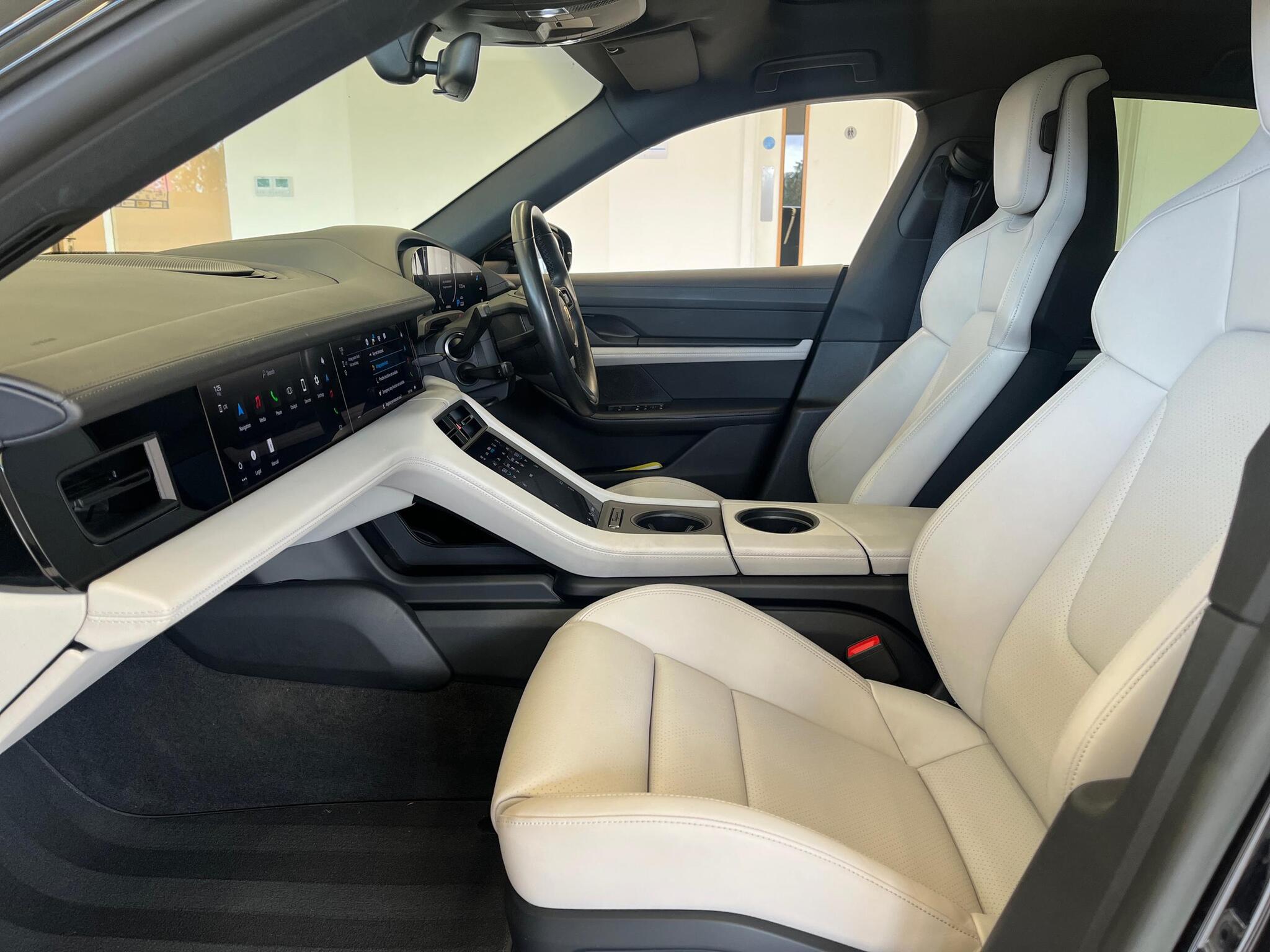 Porsche Taycan view 39