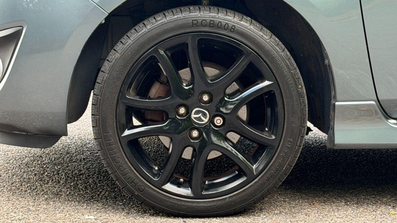 Mazda Mazda2 view 33