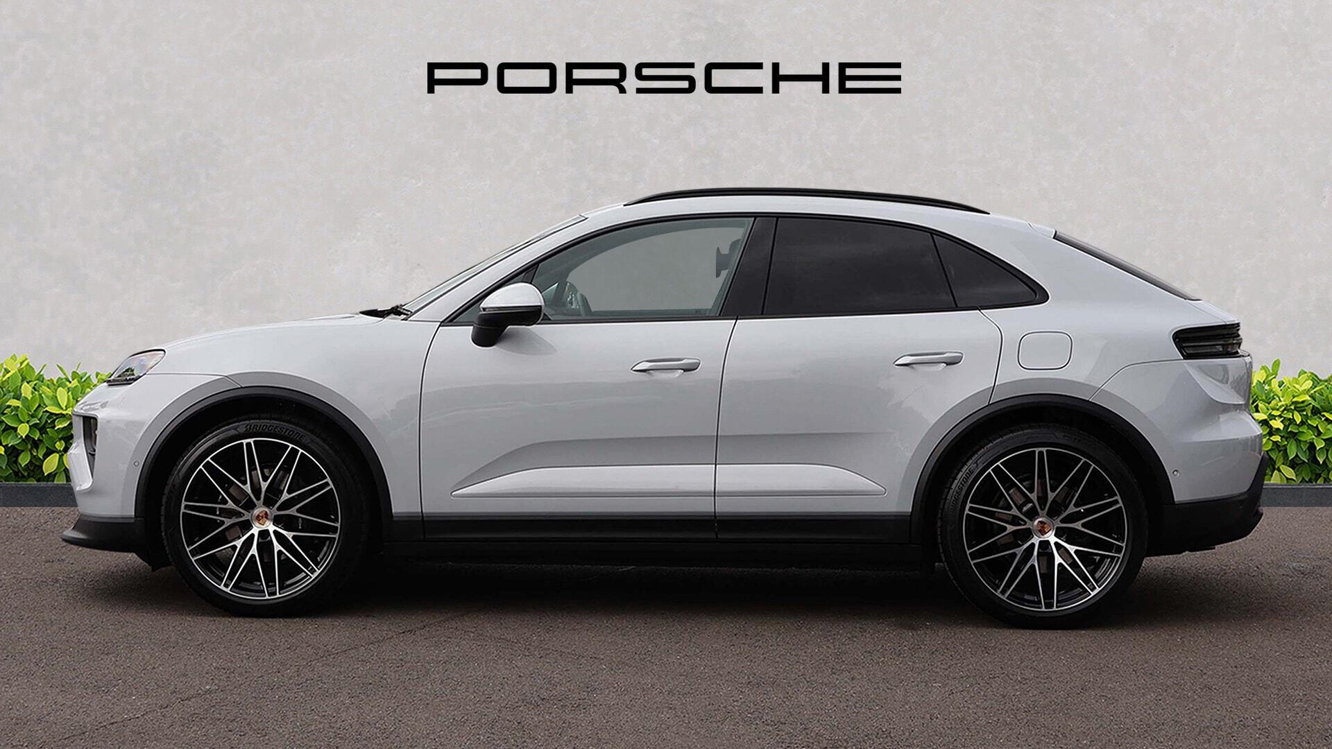 Porsche Macan view 7