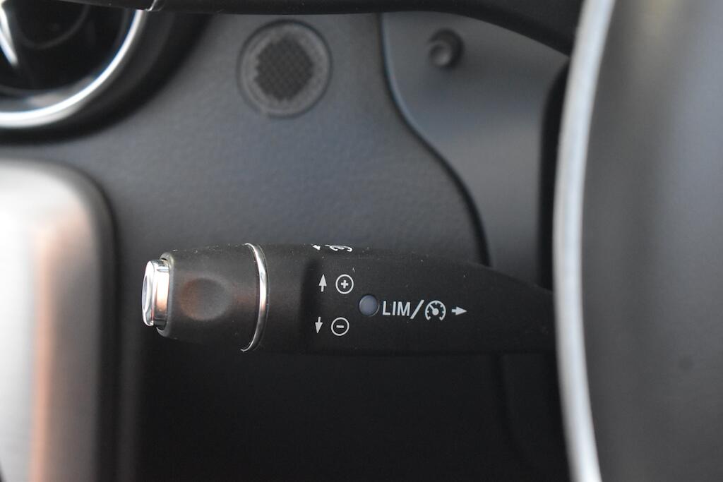 Mercedes-Benz SLK view 17