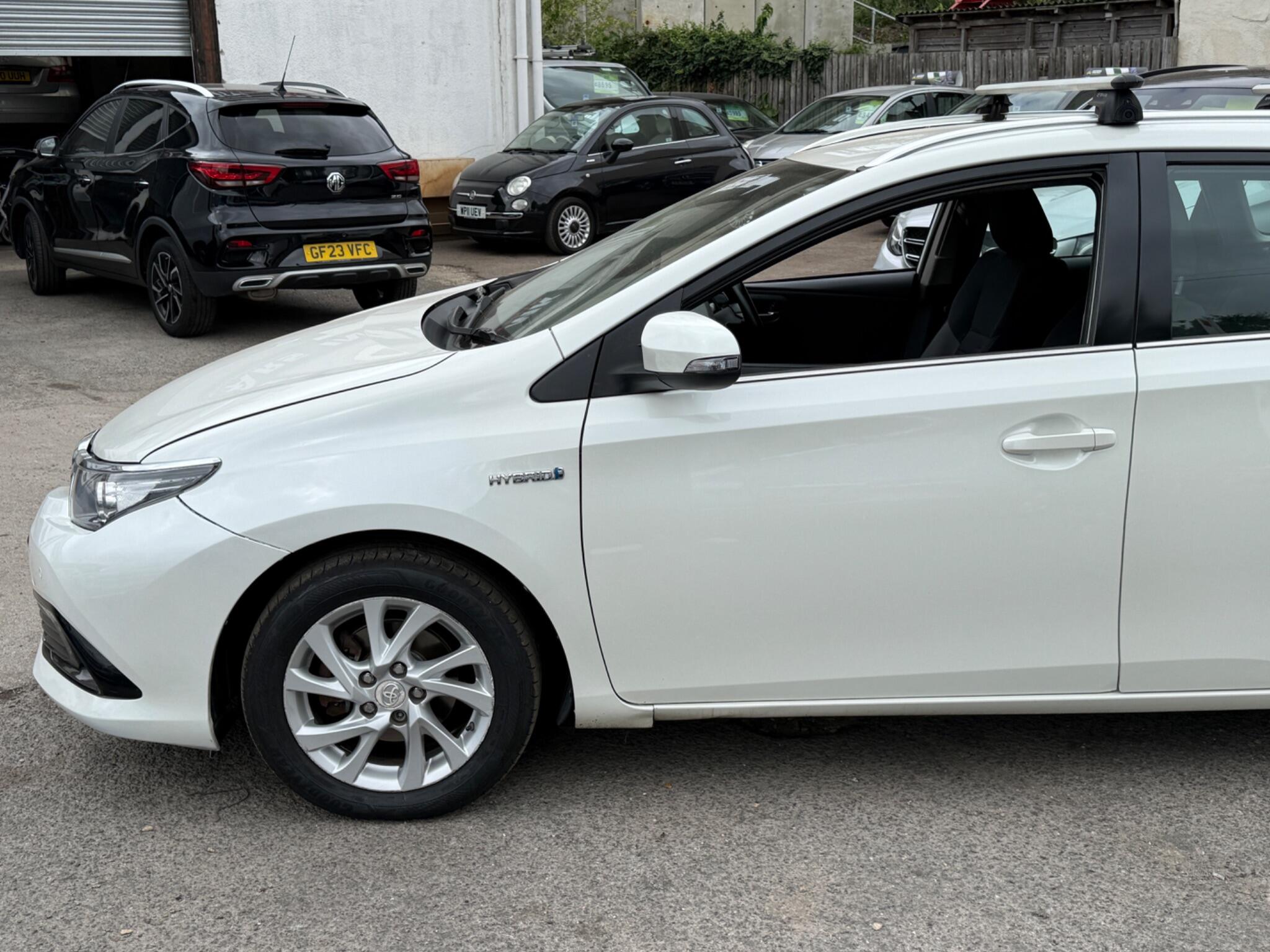 Toyota Auris - Image 11