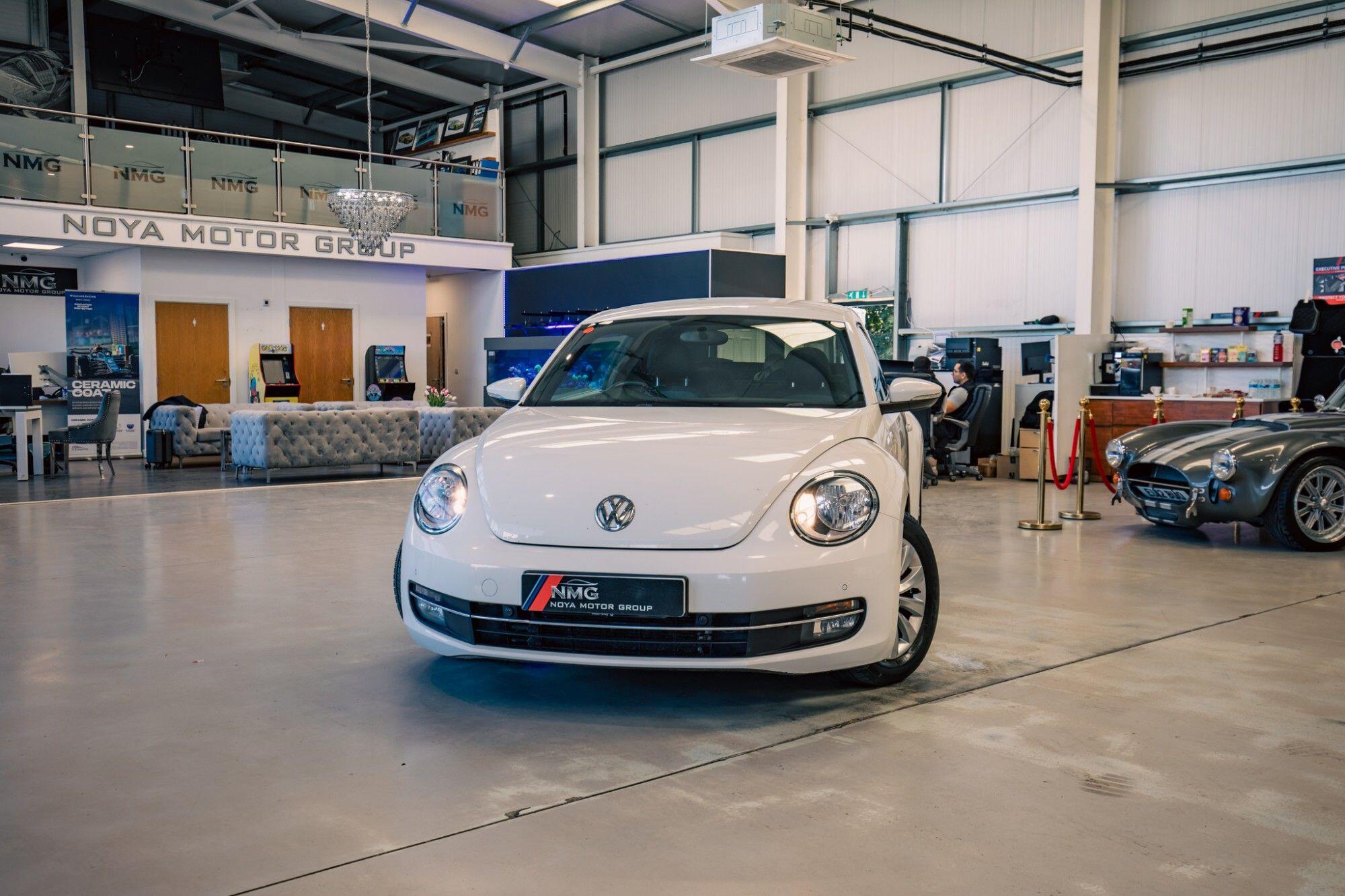 Volkswagen Beetle view 5